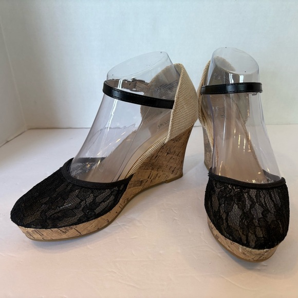 Apt. 9 black lace wedge heel sandals shoes size 8M - Picture 1 of 12